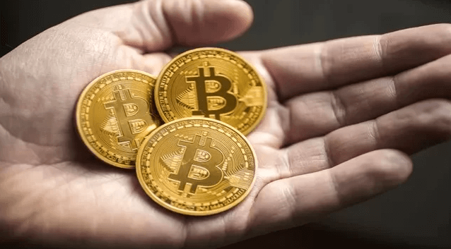 Dirence toslayan Bitcoin yalpaladı